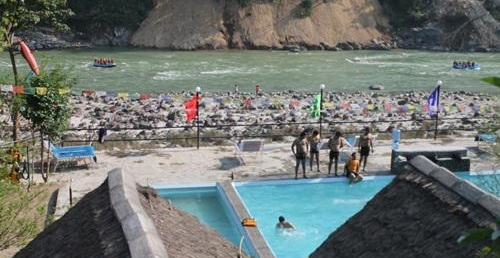 भोटेकोसीका होटल तथा रिसोर्ट  लयमा फर्किदै